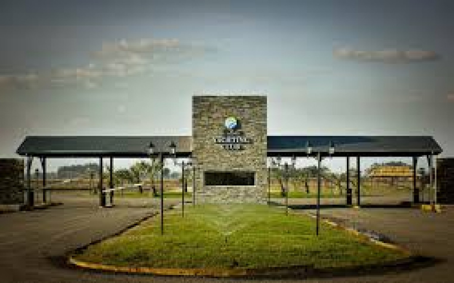 LOTE EN YACHTING CLUB. 