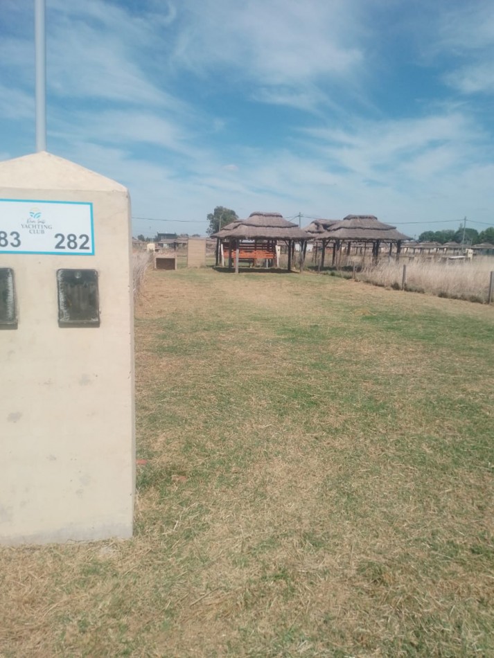 LOTE EN YACHTING CLUB. 