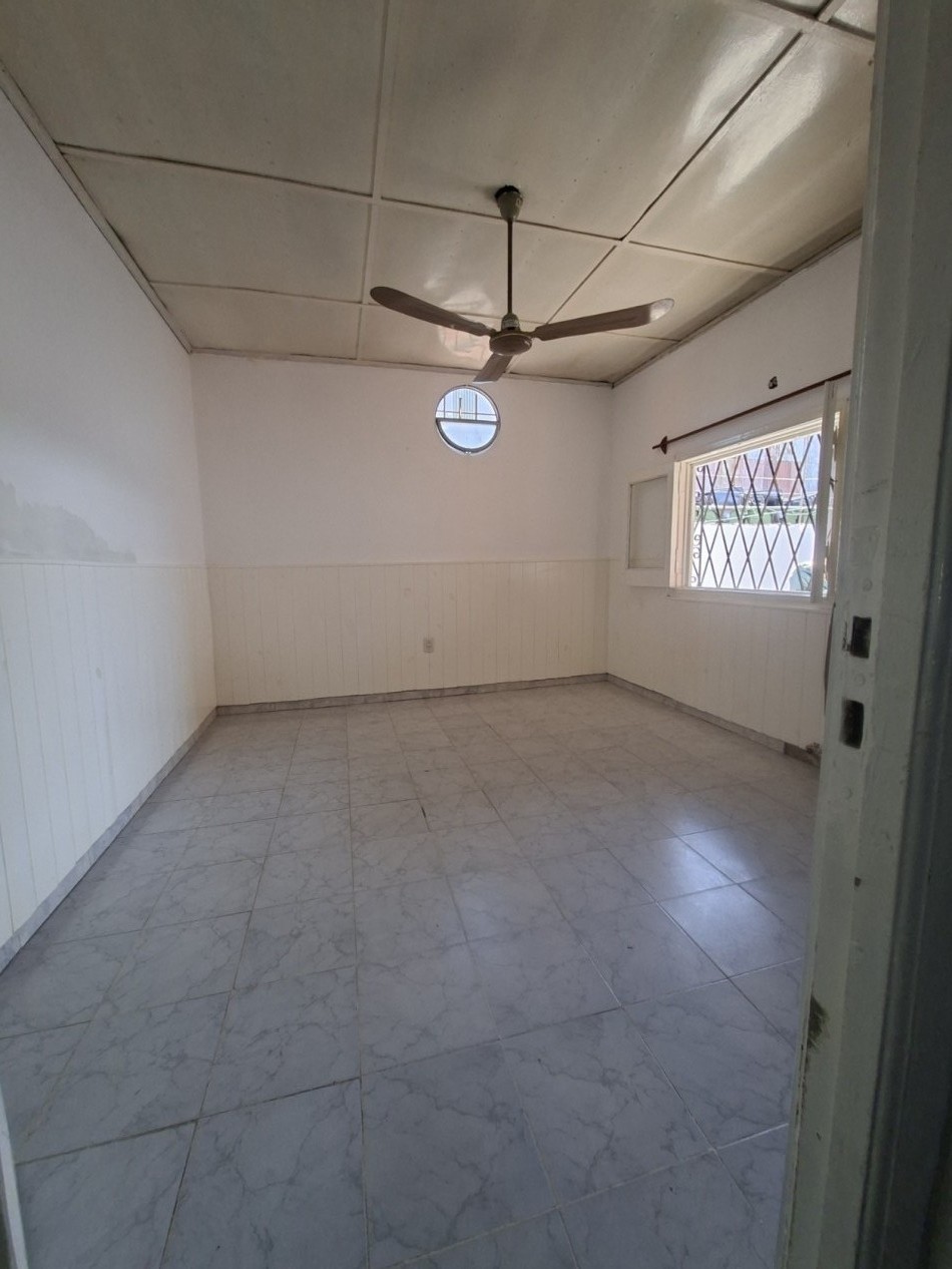 CASA DE 3 AMBIENTES EN VENTA - IDEAL PARA REFACCIONAR